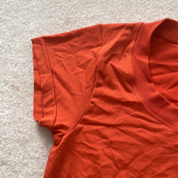 Orange cap sleeve crop top - Picture 3 of 3
